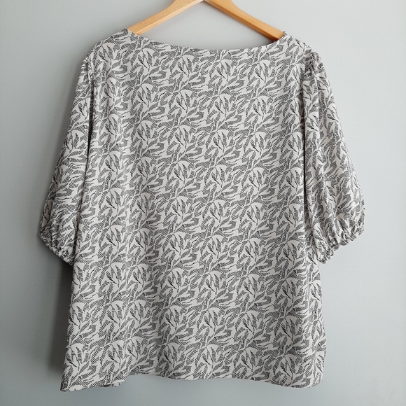 ๐ H&M Puff Sleeved Boat-neck B&W Floral Top Sz XXL - Picture 8 of 11